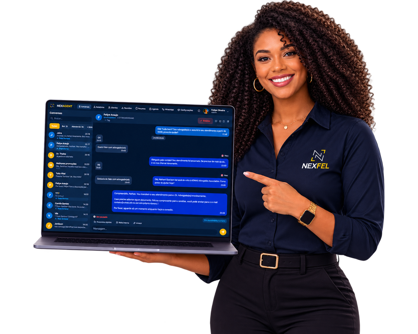Profissional acompanhando o atendimento automatizado do NexAgent